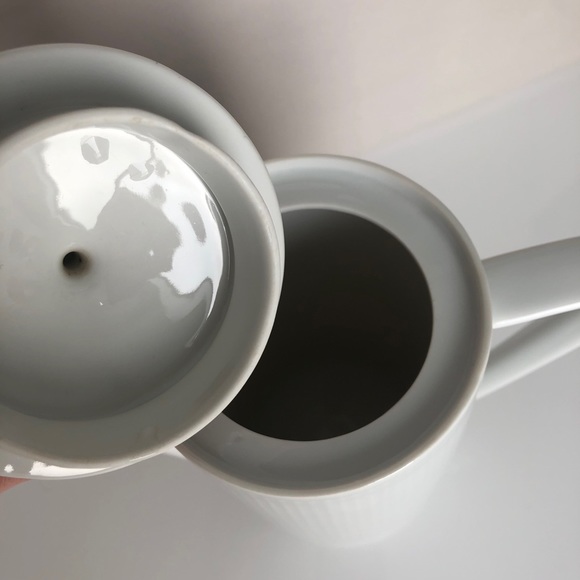 Vintage MCM White Teapot - Picture 5 of 6